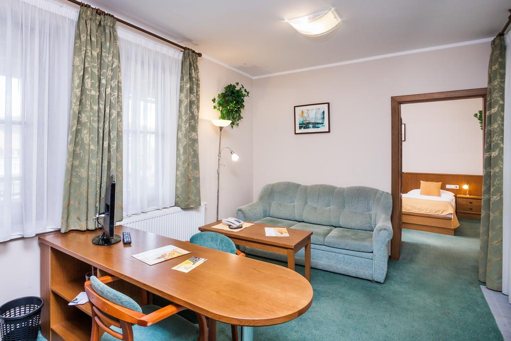 Hotel Jelinkova Vila Velké Meziříčí Værelse billede
